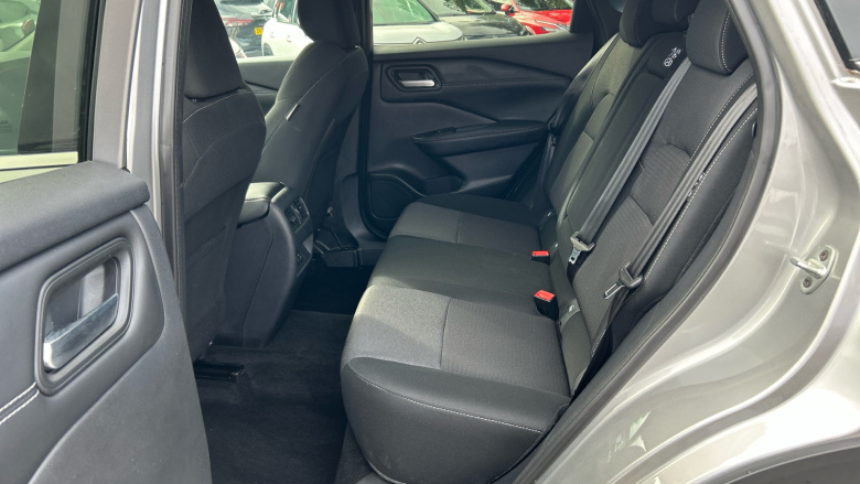 Nissan Qashqai 1.3 DiG-T MH N-Connecta 5dr Petrol Hatchback